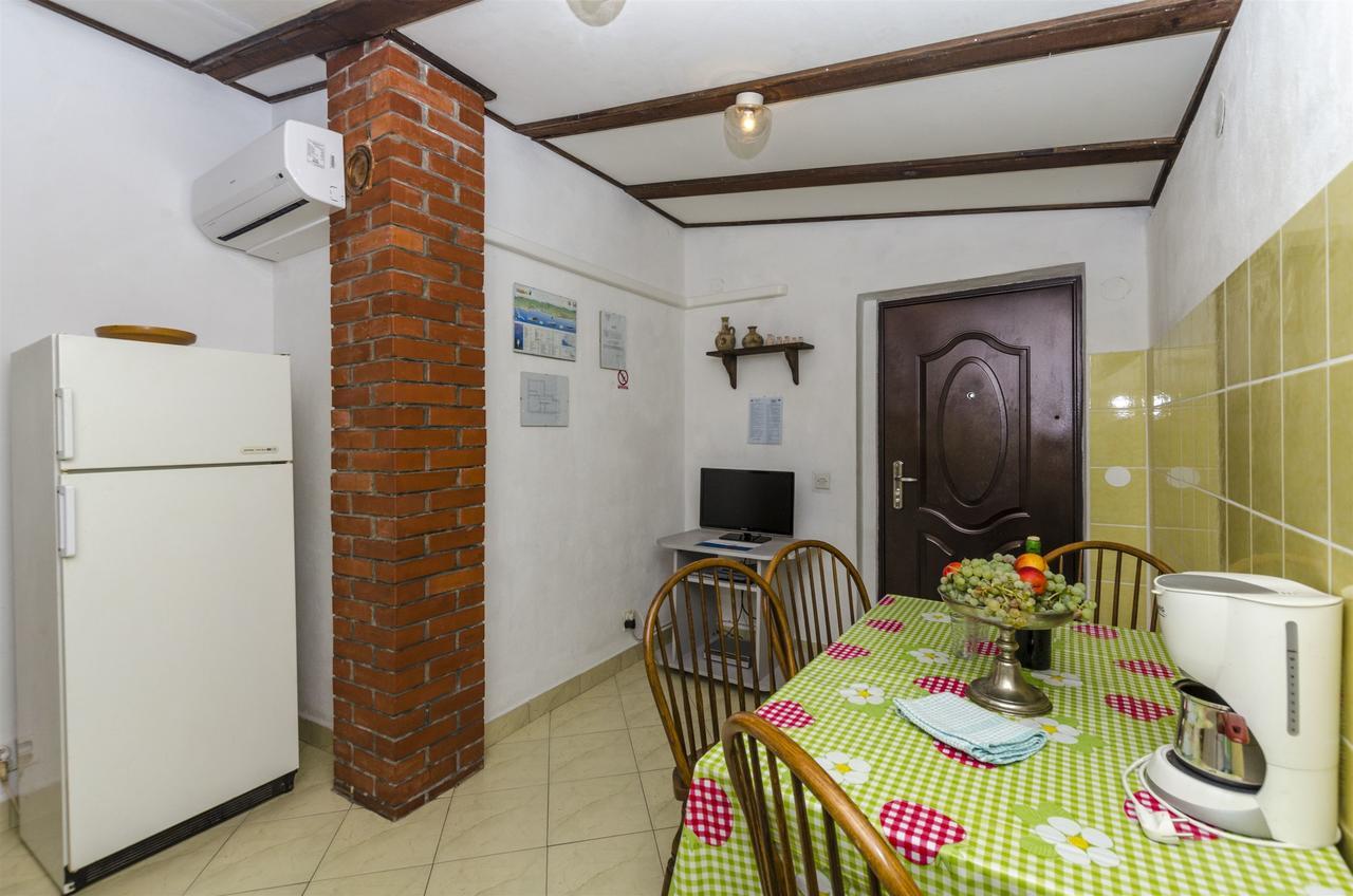Apartment Boris Gornja Brela Εξωτερικό φωτογραφία